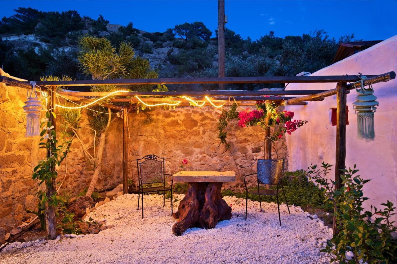 Natura Cottages Makrýgialos Buitenkant foto